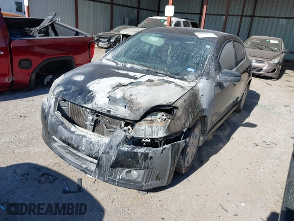 2011 Nissan Sentra SR with VIN 3N1AB6AP6BL706878, listed as a IAAI auction lot 40982931 with Not Provided miles and . Bid and sale history available at DreamBid. Image 2.