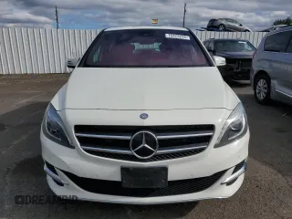 2014 Mercedes-Benz B Electric Drive with VIN WDDVP9AB7EJ003877, listed as a Copart auction lot 76323234 with 68,073 mi miles and Clean Title. Bid and sale history available at carsss.com. Image 5.