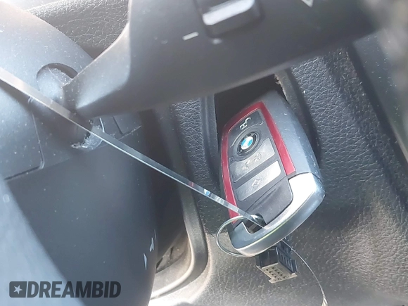 2014 BMW 3 Series 328i xDrive с VIN WBA3B5C51EP542103, выставлен на аукционе IAAI как лот 40113663 с пробегом 160 776 миль миль и . История ставок и продаж доступна на DreamBid. Изображение 11.