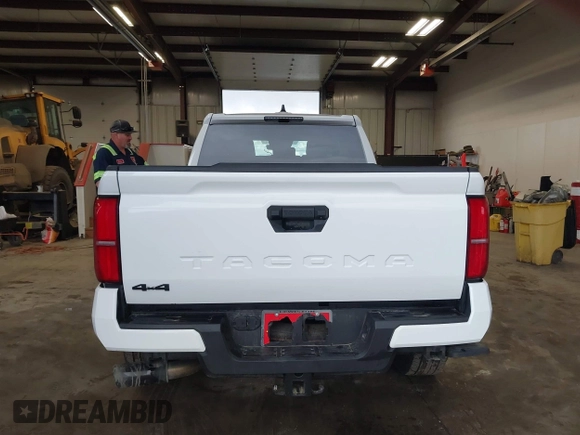 2025 Toyota Tacoma SR with VIN 3TMLB5JN2SM090394, listed as a IAAI auction lot 41916312 with 840 mi miles and . Bid and sale history available at DreamBid. Image 17.