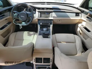 2016 Jaguar XF 35t Premium with VIN SAJBD4BV9GCY21427, listed as a Copart auction lot 72093934 with 84,710 mi miles and Salvage Title. Bid and sale history available at carsss.com. Image 8.
