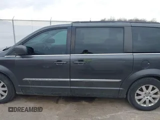 2016 Chrysler Town & Country Touring with VIN 2C4RC1BG4GR231224, listed as a IAAI auction lot 41750794 with 225,907 mi miles. Bid and sale history available at carsss.com. Image 15.
