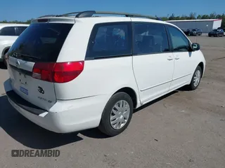 2005 Toyota Sienna CE with VIN 5TDZA23C55S316391, listed as a IAAI auction lot 42062602 with 431,359 mi miles. Bid and sale history available at carsss.com. Image 4.
