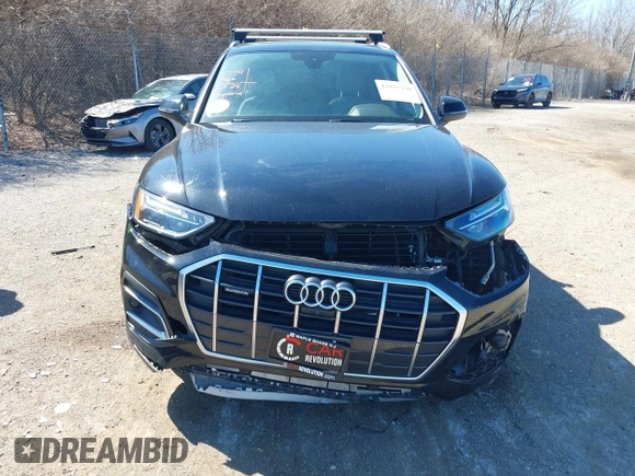 2021 Audi Q5 Premium Plus with VIN WA1BAAFY0M2018978, listed as a IAAI auction lot 41827330 with 72,730 mi miles. Bid and sale history available at carsss.com. Image 13.
