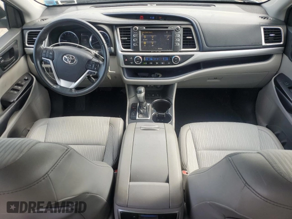 2019 Toyota Highlander LE with VIN 5TDBZRFH5KS930038, listed as a Copart auction lot 61880015 with 85,641 mi miles and Salvage title. Bid and sale history available at DreamBid. Image 8.