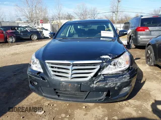 2011 Hyundai Genesis with VIN KMHGC4DF0BU114549, listed as a IAAI auction lot 41824114 with 142,970 mi miles. Bid and sale history available at carsss.com. Image 11.