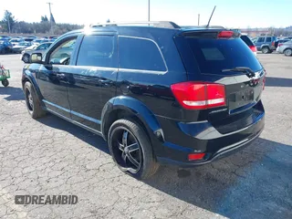 2019 Dodge Journey SE z VIN 3C4PDCBB1KT859686, wystawiony jako IAAI lot #41548860 z przebiegiem 68 955 mil mil oraz . Historia ofert i sprzedaży dostępna na DreamBid. Obrazek 3.