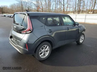 2025 Kia Soul LX with VIN KNDJ23AU8S7249190, listed as a Copart auction lot 50577675 with 8,710 mi miles and Clean Title. Bid and sale history available at carsss.com. Image 3.