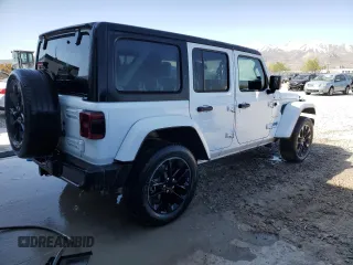 2023 Jeep Wrangler Sahara z VIN 1C4JJXP6XPW696247, wystawiony jako Copart lot #54222575 z przebiegiem 39 797 mil mil oraz Nie do naprawy • Non repairable. Historia ofert i sprzedaży dostępna na DreamBid. Obrazek 3.