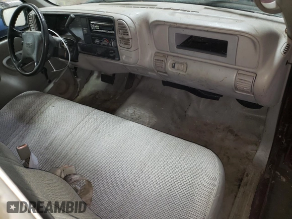 1998 GMC Sierra 1500 with VIN 1GTGC24RXWZ507261, listed as a Copart auction lot 86086414 with 250,149 mi miles and Salvage Title. Bid and sale history available at DreamBid. Image 8.