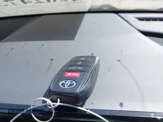 2025 Toyota Crown XLE z VIN JTDACAAJ6S3016620, wystawiony jako IAAI lot #42024734 z przebiegiem 5 492 mil mil oraz . Historia ofert i sprzedaży dostępna na DreamBid. Obrazek 11.
