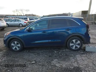 2020 Kia Niro LX with VIN KNDCB3LC9L5360907, listed as a IAAI auction lot 41229033 with 153,833 mi miles. Bid and sale history available at carsss.com. Image 13.