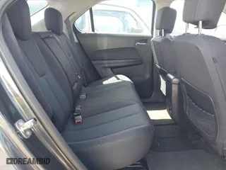 2013 Chevrolet Equinox LS with VIN 2GNALBEK2D1113483, listed as a IAAI auction lot 41937913 with 93,515 mi miles. Bid and sale history available at carsss.com. Image 8.