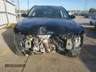 2022 Jeep Compass Latitude with VIN 3C4NJCBB4NT113558, listed as a Copart auction lot 79812584 with 39,636 mi miles and Salvage Title. Bid and sale history available at carsss.com. Image 5.