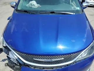 2020 Chrysler Pacifica Limited with VIN 2C4RC1GG0LR284747, listed as a Copart auction lot 59002405 with 68,873 mi miles and Salvage title. Bid and sale history available at DreamBid. Image 12.