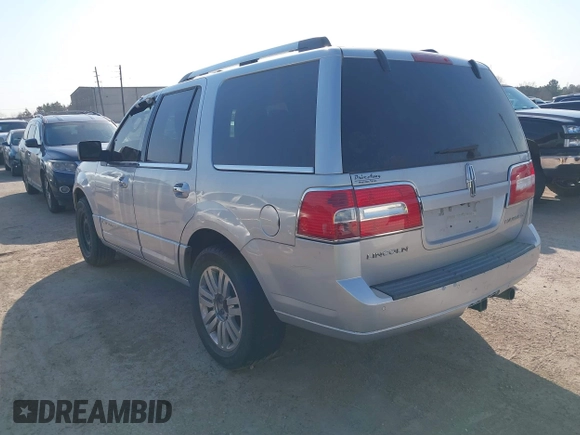 2011 Lincoln Navigator z VIN 5LMJJ2H56BEJ08330, wystawiony jako IAAI lot #41668494 z przebiegiem 266 944 mil mil oraz . Historia ofert i sprzedaży dostępna na DreamBid. Obrazek 3.