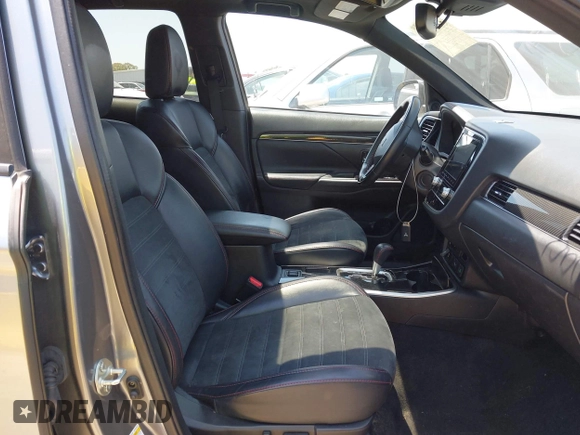 2020 Mitsubishi Outlander SE with VIN JA4AD3A39LZ034984, listed as a IAAI auction lot 42431048 with 102,314 mi miles and . Bid and sale history available at DreamBid. Image 5.