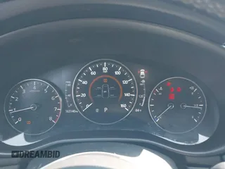 2019 Mazda 3 Preferred z VIN JM1BPAMM2K1135386, wystawiony jako IAAI lot #42420143 z przebiegiem 163 140 mil mil oraz . Historia ofert i sprzedaży dostępna na DreamBid. Obrazek 7.