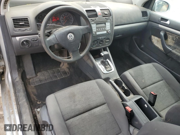 2008 Volkswagen Rabbit S z VIN WVWBA71K18W013427, wystawiony jako Copart lot #55589675 z przebiegiem 137 070 mil mil oraz Szkody całkowita. Historia ofert i sprzedaży dostępna na DreamBid. Obrazek 8.