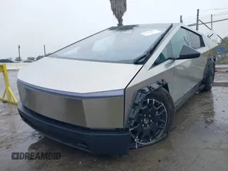2025 Tesla Cybertruck с VIN 7G2CEHED8SA059806, выставлен на аукционе IAAI как лот 41706116 с пробегом 212 миль миль и . История ставок и продаж доступна на DreamBid. Изображение 19.