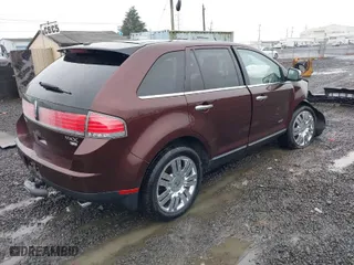 2009 Lincoln MKX with VIN 2LMDU88C89BJ03519, listed as a IAAI auction lot 41082659 with 171,216 mi miles. Bid and sale history available at carsss.com. Image 4.