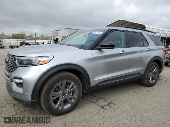 2024 Ford Explorer XLT with VIN 1FMSK7DHXRGA32630, listed as a Copart auction lot 45739405 with 885 mi miles and Salvage Title. Bid and sale history available at carsss.com. Image 1.