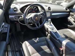 2018 Porsche 718 Boxster z VIN WP0CA2A83JS210673, wystawiony jako Copart lot #64289503 z przebiegiem 43 663 mil mil oraz . Historia ofert i sprzedaży dostępna na DreamBid. Obrazek 8.