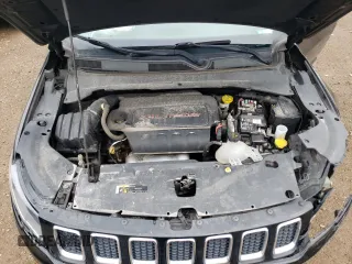 2019 Jeep Compass Latitude z VIN 3C4NJCBB8KT716007, wystawiony jako Copart lot #57232245 z przebiegiem 128 183 mil mil oraz Szkoda całkowita • Salvage title. Historia ofert i sprzedaży dostępna na DreamBid. Obrazek 11.