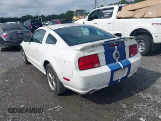 2006 Ford Mustang GT Deluxe with VIN 1ZVFT82H365250974, listed as a IAAI auction lot 42718000 with 130,936 mi miles and . Bid and sale history available at DreamBid. Image 3.