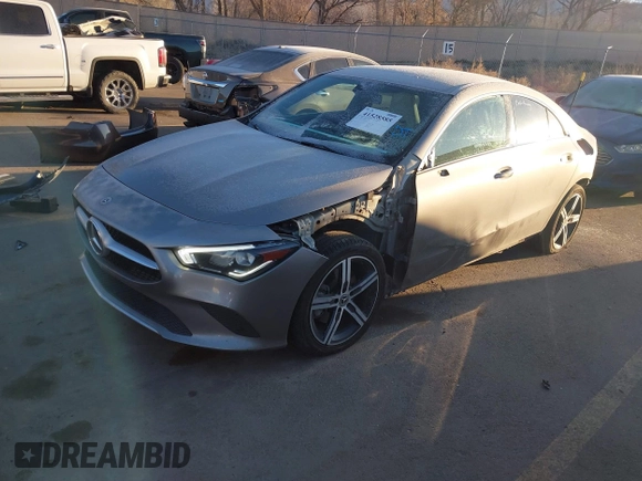 2020 Mercedes-Benz CLA 250 z VIN WDD5J4HB1LN036082, wystawiony jako IAAI lot #41528585 z przebiegiem 44 600 mil mil oraz . Historia ofert i sprzedaży dostępna na DreamBid. Obrazek 2.