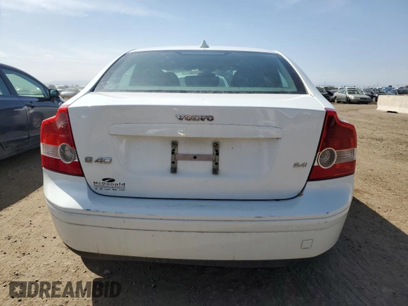 2005 Volvo S40 z VIN YV1MS382852115809, wystawiony jako Copart lot #52548265 z przebiegiem 169 347 mil mil oraz Czysty tytuł • Clean title. Historia ofert i sprzedaży dostępna na DreamBid. Obrazek 6.