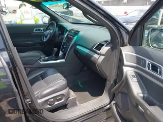 2013 Ford Explorer XLT with VIN 1FM5K8D82DGA28759, listed as a IAAI auction lot 42098916 with 236,444 mi miles and . Bid and sale history available at carsss.com. Image 5.