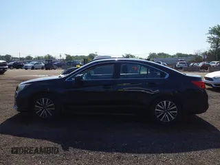 2019 Subaru Legacy Premium z VIN 4S3BNAF66K3005684, wystawiony jako IAAI lot #42551315 z przebiegiem 99 800 mil mil oraz . Historia ofert i sprzedaży dostępna na DreamBid. Obrazek 14.
