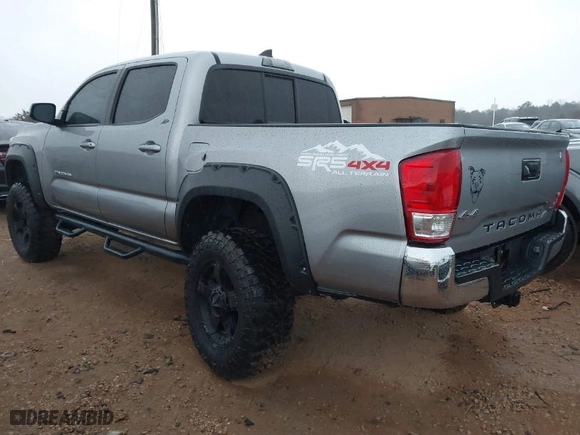 2017 Toyota Tacoma SR5 with VIN 5TFCZ5AN7HX080023, listed as a IAAI auction lot 41694844 with 79,295 mi miles. Bid and sale history available at carsss.com. Image 3.
