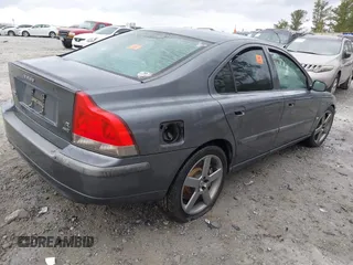 2004 Volvo S60 R with VIN YV1RH52Y742375744, listed as a IAAI auction lot 41493592 with 1 mi miles. Bid and sale history available at carsss.com. Image 4.