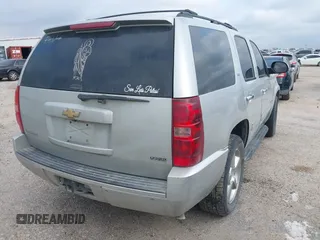 2011 Chevrolet Tahoe LTZ z VIN 1GNSCCE06BR110406, wystawiony jako IAAI lot #41611756 z przebiegiem 162 215 mil mil oraz . Historia ofert i sprzedaży dostępna na DreamBid. Obrazek 4.