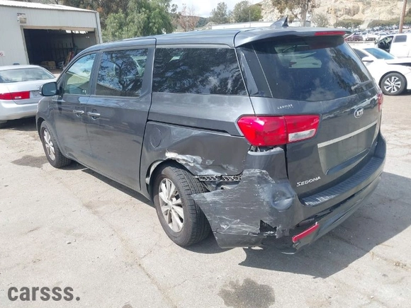 2017 Kia Sedona LX with VIN KNDMB5C1XH6226200, listed as a IAAI auction lot 41923010 with NaN miles. Bid and sale history available at carsss.com. Image 3.