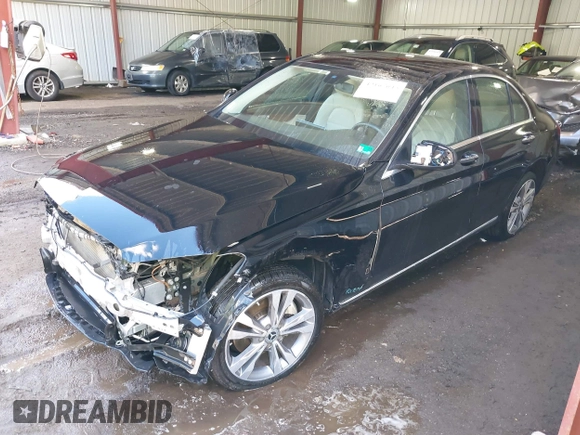 2021 Mercedes-Benz C 300 z VIN W1KWF8EB2MR642843, wystawiony jako IAAI lot #42167645 z przebiegiem 50 435 mil mil oraz . Historia ofert i sprzedaży dostępna na DreamBid. Obrazek 18.