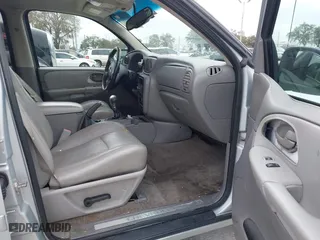 2008 Chevrolet TrailBlazer LT w/1LT with VIN 1GNDS13S482249004, listed as a IAAI auction lot 41404813 with 129,985 mi miles. Bid and sale history available at carsss.com. Image 5.