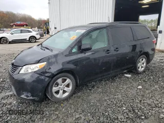 2017 Toyota Sienna LE Auto Access Seat with VIN 5TDKZ3DC9HS771019, listed as a Copart auction lot 45153325 with 113,210 mi miles and Salvage Title. Bid and sale history available at carsss.com. Image 1.