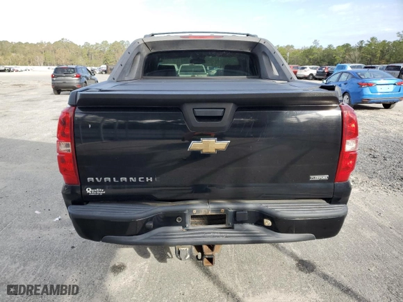 2008 Chevrolet Avalanche LS with VIN 3GNEC120X8G143925, listed as a Copart auction lot 80324424 with 297,310 mi miles and Salvage Title. Bid and sale history available at carsss.com. Image 6.
