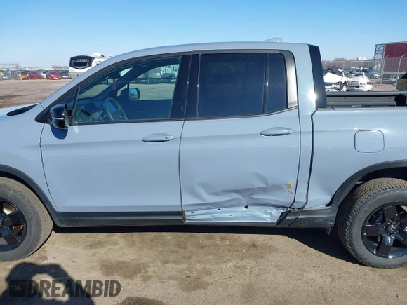 2024 Honda Ridgeline Black Edition with VIN 5FPYK3F85RB025204, listed as a IAAI auction lot 41836118 with 12,385 mi miles and . Bid and sale history available at DreamBid. Image 14.
