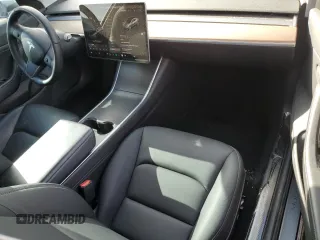 2019 Tesla Model 3 Mid Range with VIN 5YJ3E1EA3KF425416, listed as a Copart auction lot 46623325 with 84,060 mi miles and Salvage Title. Bid and sale history available at DreamBid. Image 8.