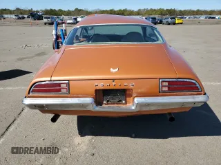 1971 Pontiac Firebird z VIN 226871N109344, wystawiony jako Copart lot #50884415 z przebiegiem 86 664 mil mil oraz Czysty tytuł • Clean title. Historia ofert i sprzedaży dostępna na DreamBid. Obrazek 6.