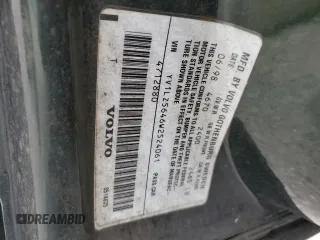1998 Volvo V70 XC with VIN YV1LZ5646W2524061, listed as a Copart auction lot 66166774 with 217,095 mi miles and Non Repairable. Bid and sale history available at carsss.com. Image 12.