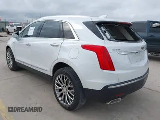 2017 Cadillac XT5 Luxury FWD z VIN 1GYKNBRS3HZ195197, wystawiony jako IAAI lot #42033419 z przebiegiem 76 709 mil mil oraz . Historia ofert i sprzedaży dostępna na DreamBid. Obrazek 3.