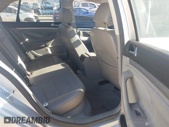 2006 Volkswagen Jetta 2.5L z VIN 3VWRF71K56M703871, wystawiony jako IAAI lot #41667114 z przebiegiem 119 569 mil mil oraz . Historia ofert i sprzedaży dostępna na DreamBid. Obrazek 8.