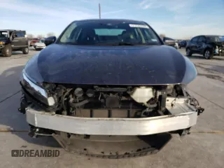 2018 Honda Clarity Touring with VIN JHMZC5F33JC001848, listed as a Copart auction lot 71742292 with 73,194 mi miles. Bid and sale history available at carsss.com. Image 5.