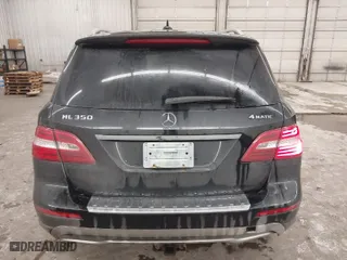 2014 Mercedes-Benz M-Class ML 350 with VIN 4JGDA5HB2EA319494, listed as a IAAI auction lot 40993385 with 186,912 mi miles. Bid and sale history available at carsss.com. Image 17.