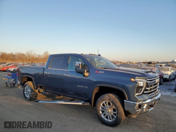 2025 Chevrolet Silverado 3500HD LTZ with VIN 2GC4KUEYXS1130957, listed as a Copart auction lot 83394774 with 453 mi miles and Salvage Title. Bid and sale history available at DreamBid. Image 4.